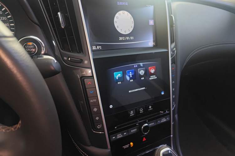 Used Infiniti Q50L 2018 2.0T Comfort Edition China VI Standard Audio And AC Panel