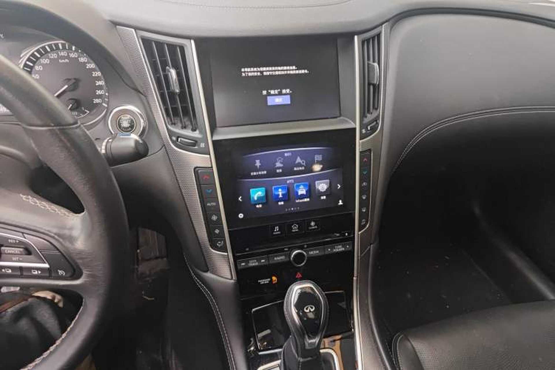 Used Infiniti Q50L 2018 2.0T Enjoyment Version China VI Standard Audio And AC Panel