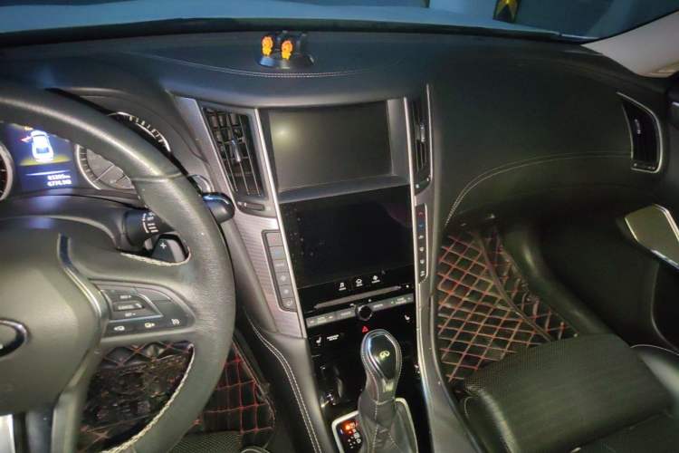 Used Infiniti Q50L 2018 2.0T Elite Sport Version China VI Standard Audio And AC Panel