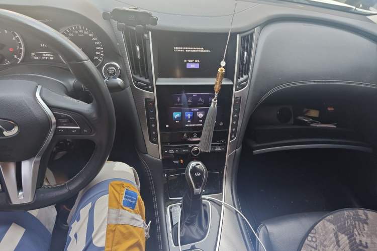 Used Infiniti Q50L 2018 2.0T Enjoyment Version China VI Standard Audio And AC Panel
