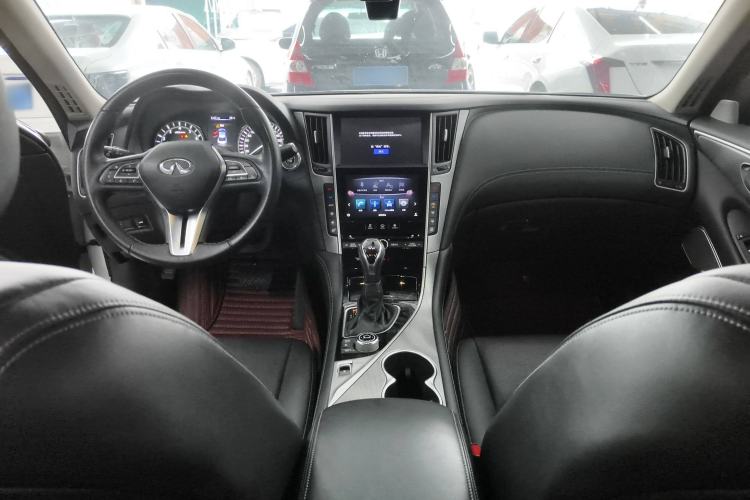 Used Infiniti Q50L 2018 2.0T Comfort Edition China V Standard Center Console