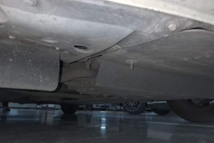 Used Infiniti Q50L 2018 2.0T Comfort Edition China VI Standard Chassis Front Right