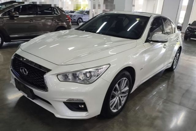 Używany Infiniti Q50L 2018 2.0T Comfort Edition China VI Standard