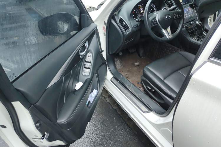 Used Infiniti Q50L 2018 2.0T Comfort Edition China VI Standard Driver Seat