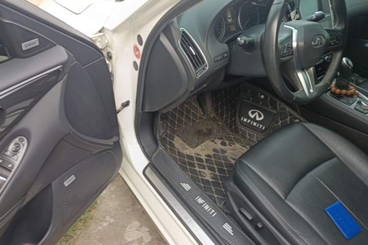 Used Infiniti Q50L 2018 2.0T Comfort Edition China VI Standard Driver Seat