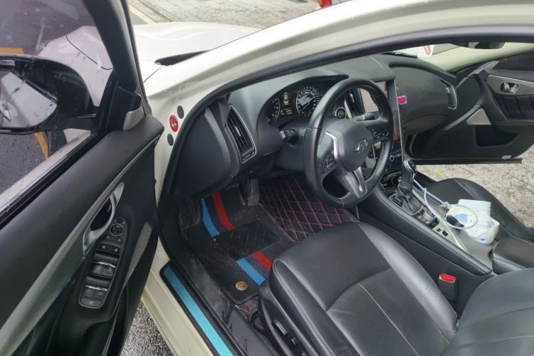 Used Infiniti Q50L 2018 2.0T Enjoyment Version China VI Standard Driver Seat