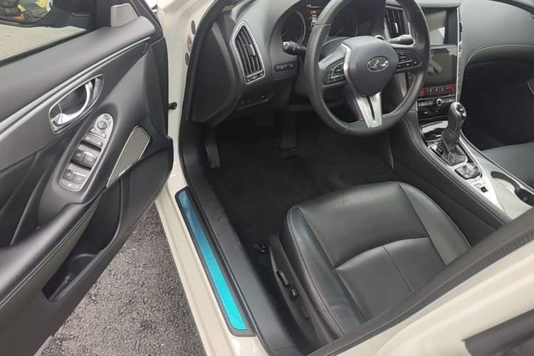 Used Infiniti Q50L 2018 2.0T Enjoyment Version China VI Standard Driver Seat