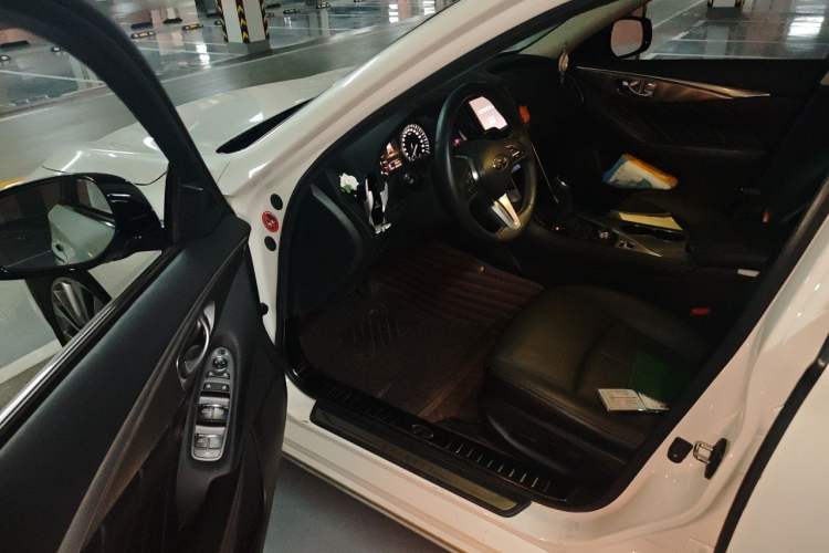 Used Infiniti Q50L 2018 2.0T Enjoyment Version China VI Standard Driver Seat