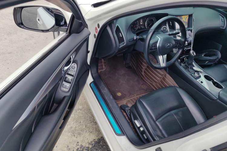 Used Infiniti Q50L 2018 2.0T Enjoyment Version China VI Standard Driver Seat