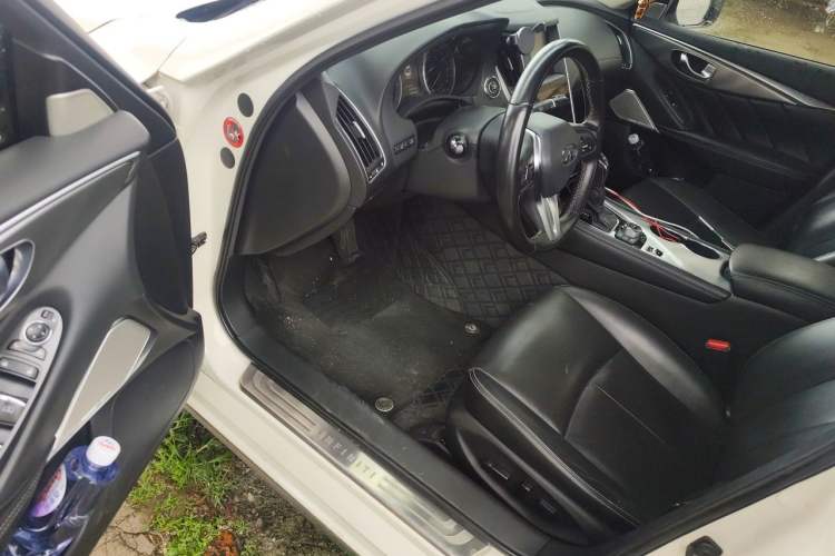 Used Infiniti Q50L 2018 2.0T Enjoyment Version China VI Standard Driver Seat