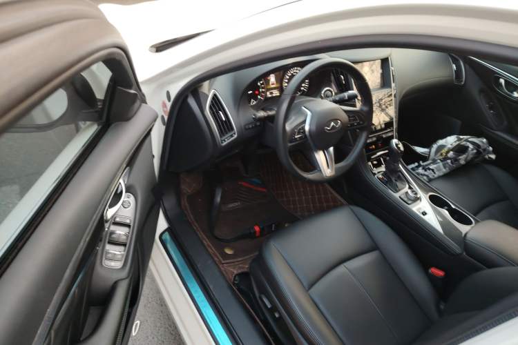 Used Infiniti Q50L 2018 2.0T Comfort Edition China VI Standard Driver Seat