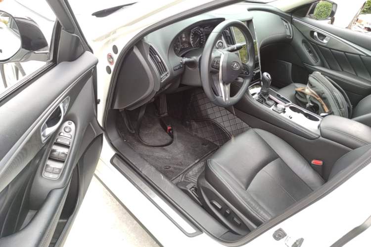 Used Infiniti Q50L 2018 2.0T Enjoyment Version China VI Standard Driver Seat
