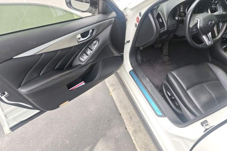 Used Infiniti Q50L 2018 2.0T Enjoyment Version China VI Standard Driver Seat