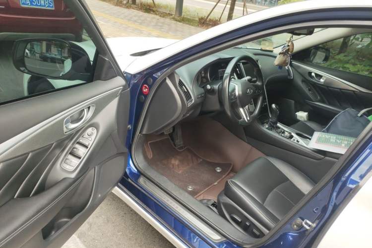 Used Infiniti Q50L 2018 2.0T Enjoyment Version China VI Standard Driver Seat