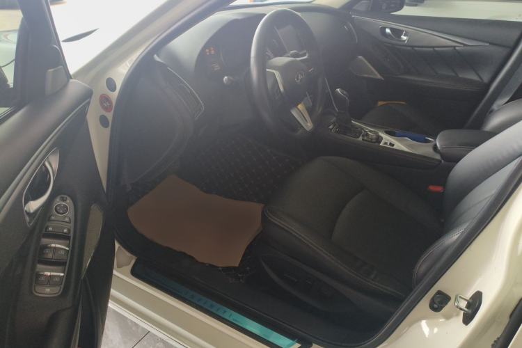 Used Infiniti Q50L 2018 2.0T Enjoyment Version China VI Standard Driver Seat
