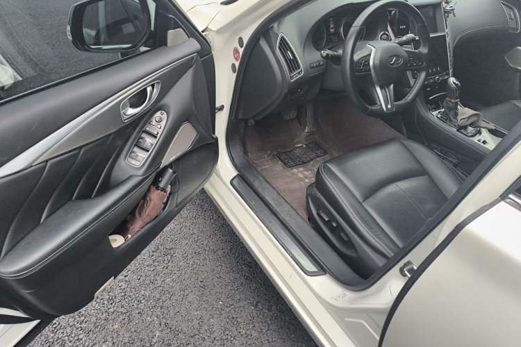 Used Infiniti Q50L 2018 2.0T Enjoyment Edition China V standard Driver Seat
