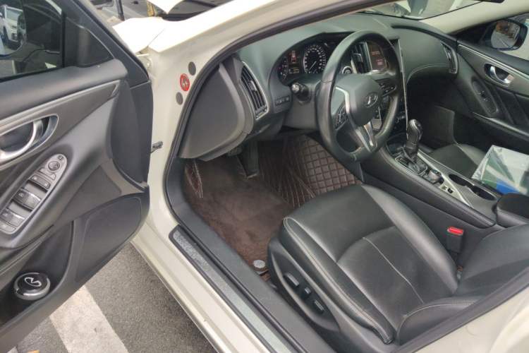 Used Infiniti Q50L 2018 2.0T Enjoyment Version China V Standard Driver Seat