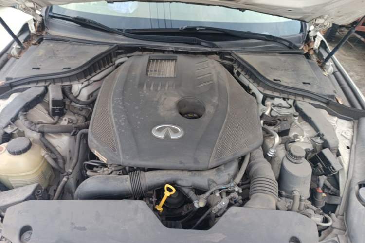 Used Infiniti Q50L 2018 2.0T Comfort Edition China VI Standard Engine Bay