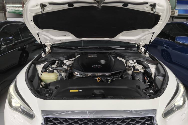 Used Infiniti Q50L 2018 2.0T Comfort Edition China V Standard Engine Bay