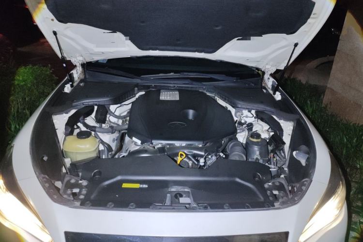 Used Infiniti Q50L 2018 2.0T Comfort Edition China V Standard Engine Bay