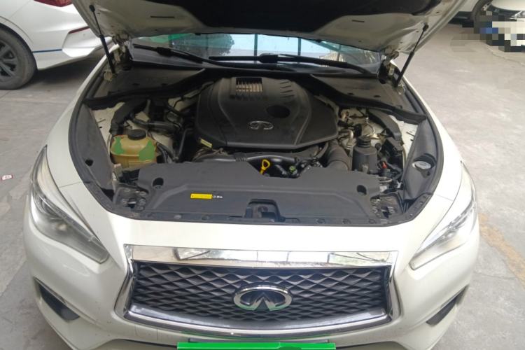 Used Infiniti Q50L 2018 2.0T Comfort Edition China VI Standard Engine Bay