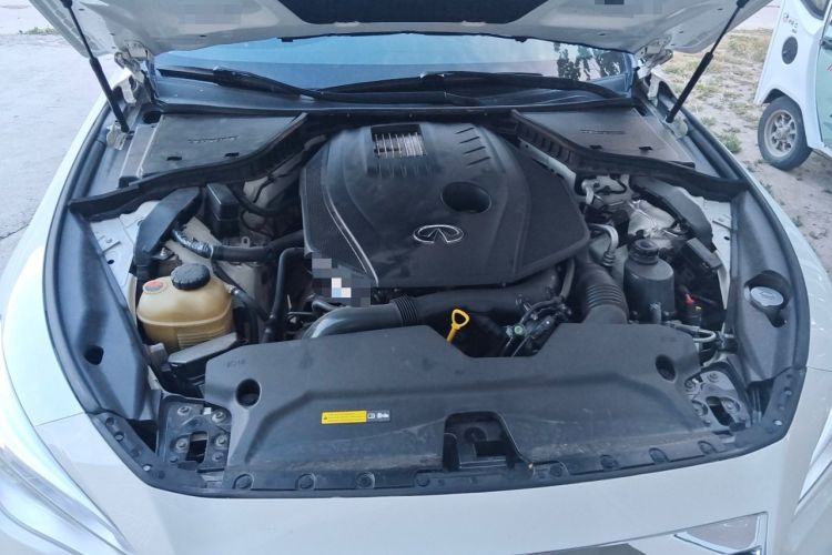 Used Infiniti Q50L 2018 2.0T Comfort Edition China VI Standard Engine Bay