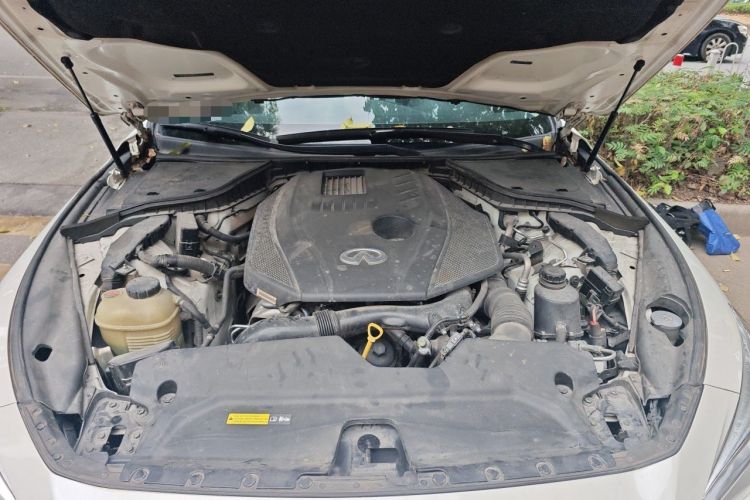 Used Infiniti Q50L 2018 2.0T Comfort Edition China VI Standard Engine Bay