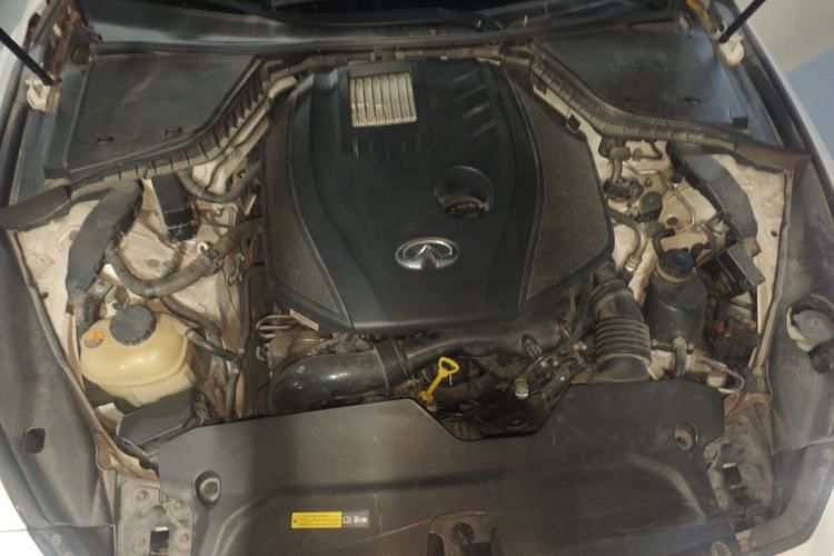 Used Infiniti Q50L 2018 2.0T Enjoyment Edition China V standard Engine Bay