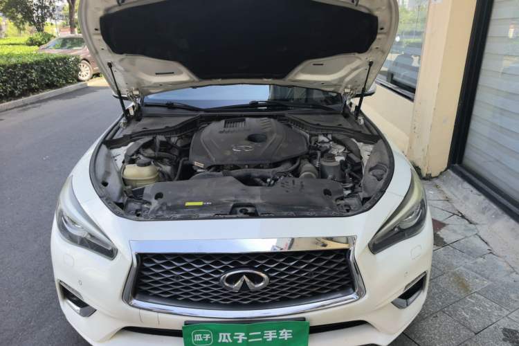 Used Infiniti Q50L 2018 2.0T Enjoyment Version China VI Standard Engine Bay