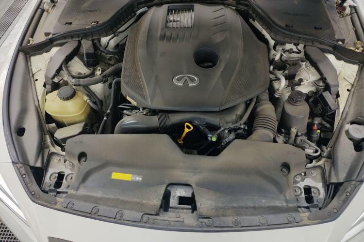 Used Infiniti Q50L 2018 2.0T Comfort Edition China VI Standard Engine Bay