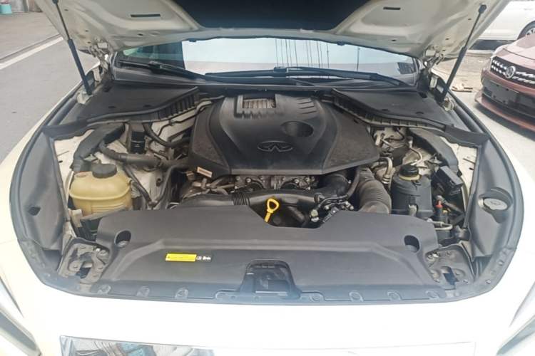 Used Infiniti Q50L 2018 2.0T Enjoyment Version China V Standard Engine Bay