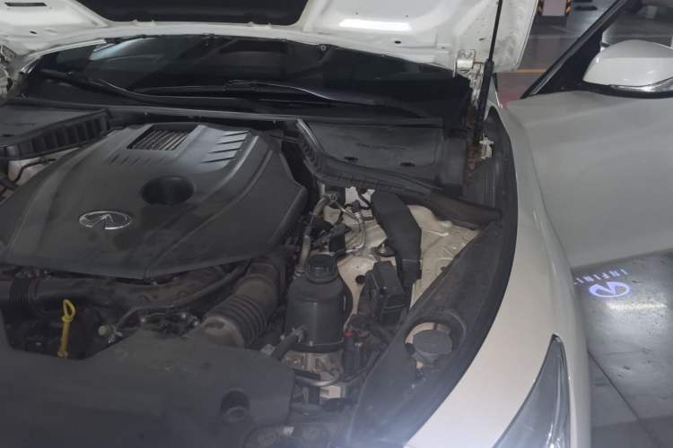 Used Infiniti Q50L 2018 2.0T Comfort Edition China VI Standard Engine Bay Left