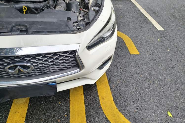 Used Infiniti Q50L 2018 2.0T Enjoyment Version China VI Standard Engine Bay Left