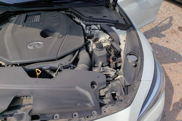 Used Infiniti Q50L 2018 2.0T Enjoyment Edition China V standard Engine Bay Left