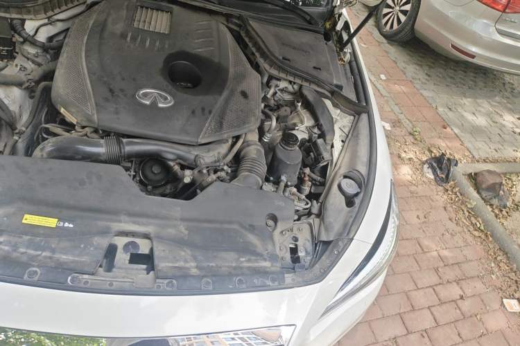 Used Infiniti Q50L 2018 2.0T Enjoyment Version China V Standard Engine Bay Left