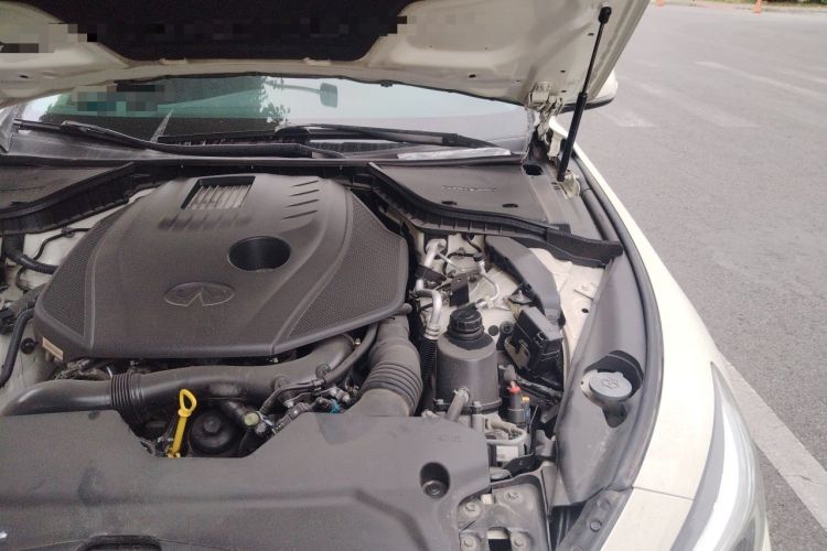 Used Infiniti Q50L 2018 2.0T Enjoyment Version China VI Standard Engine Bay Left