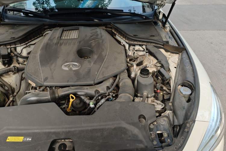 Used Infiniti Q50L 2018 2.0T Comfort Edition China VI Standard Engine Bay Left