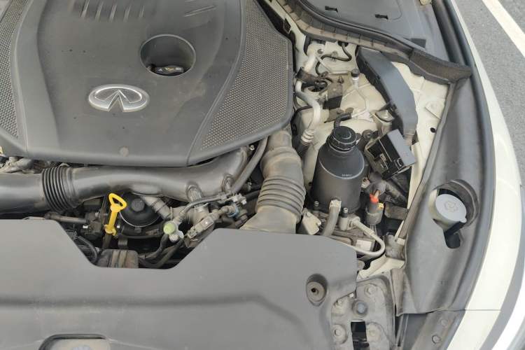 Used Infiniti Q50L 2018 2.0T Enjoyment Version China V Standard Engine Bay Left