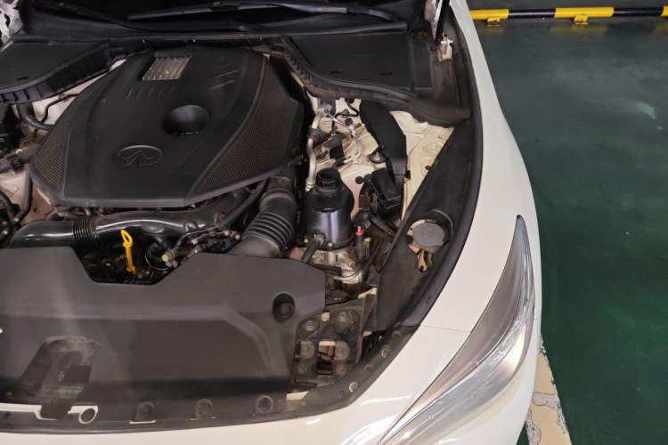 Used Infiniti Q50L 2018 2.0T Comfort Edition China V Standard Engine Bay Left