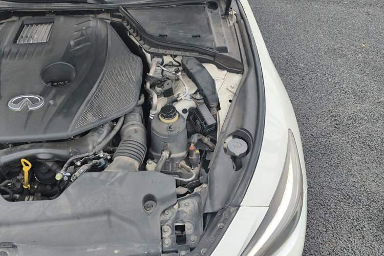 Used Infiniti Q50L 2018 2.0T Enjoyment Edition China V standard Engine Bay Left