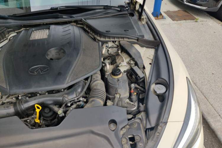Used Infiniti Q50L 2018 2.0T Enjoyment Version China V Standard Engine Bay Left