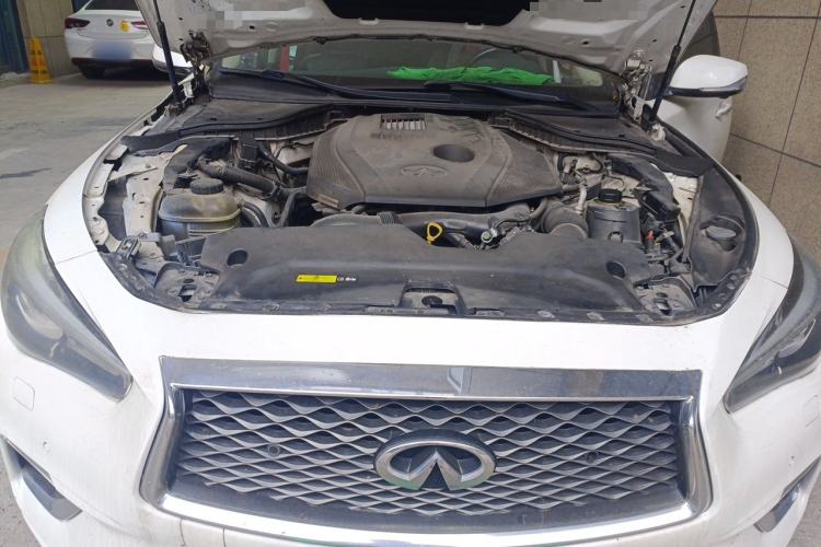 Used Infiniti Q50L 2018 2.0T Enjoyment Edition China V standard Engine Bay