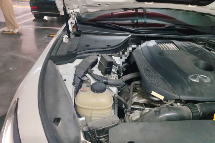 Used Infiniti Q50L 2018 2.0T Enjoyment Version China V Standard Engine Bay Right
