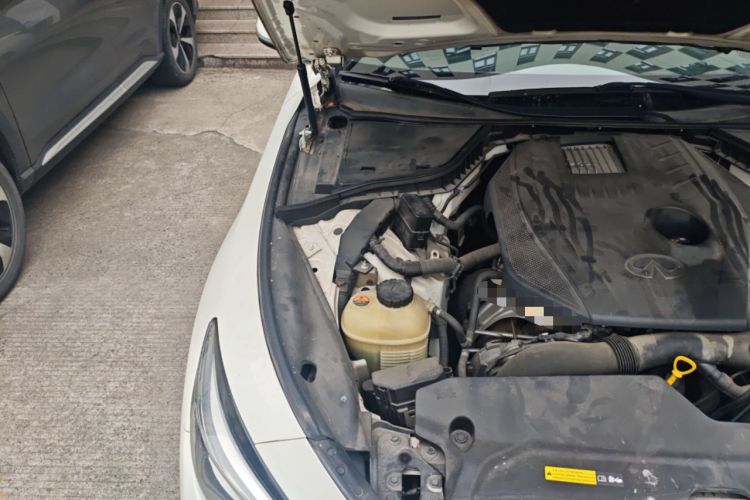 Used Infiniti Q50L 2018 2.0T Comfort Edition China V Standard Engine Bay Right