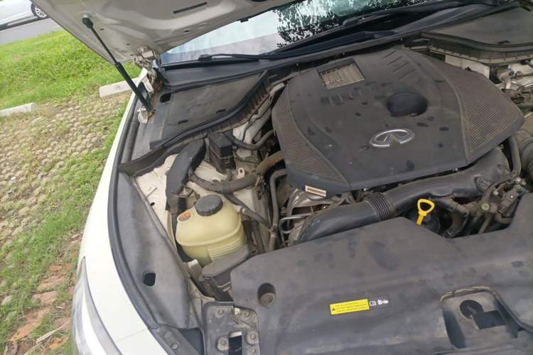 Used Infiniti Q50L 2018 2.0T Enjoyment Version China VI Standard Engine Bay Right