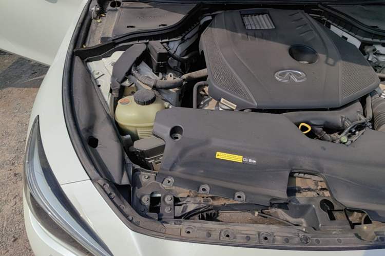 Used Infiniti Q50L 2018 2.0T Enjoyment Edition China V standard Engine Bay Right