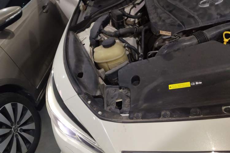 Used Infiniti Q50L 2018 2.0T Enjoyment Version China VI Standard Engine Bay Right