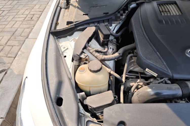 Used Infiniti Q50L 2018 2.0T Comfort Edition China VI Standard Engine Bay Right