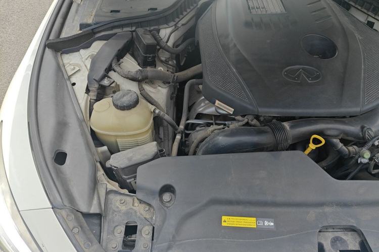Used Infiniti Q50L 2018 2.0T Enjoyment Version China V Standard Engine Bay Right