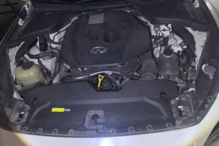 Used Infiniti Q50L 2018 2.0T Enjoyment Edition China V standard Engine Bay